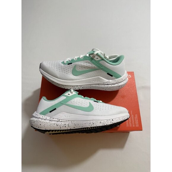 New Women’s Size 8 - Nike Air Winflo 10 White Emerald Rise FN7106 100 - Picture 3 of 10